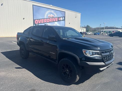 Used 2019 Chevrolet Colorado ZR2 w/ ZR2 Midnight Special Edition image 3