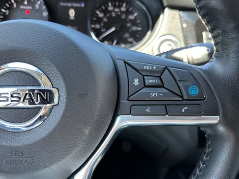 Used 2022 Nissan Rogue Sport SL FWD image 25