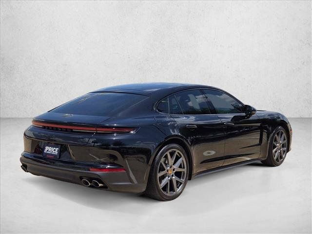Used 2025 Porsche Panamera image 5