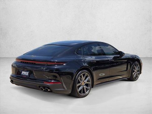 Used 2025 Porsche Panamera image 5