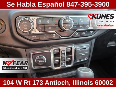 Used 2023 Jeep Gladiator Overland AWD/4WD image 46