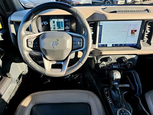 Used 2024 Ford Bronco Wildtrak AWD/4WD image 28