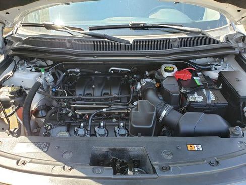 Used 2019 Ford Explorer XLT w/ Equipment Group 202A AWD/4WD image 26