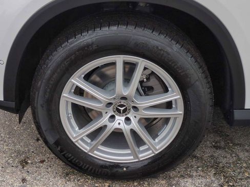 Used 2025 Mercedes-Benz GLC 300 4MATIC image 14