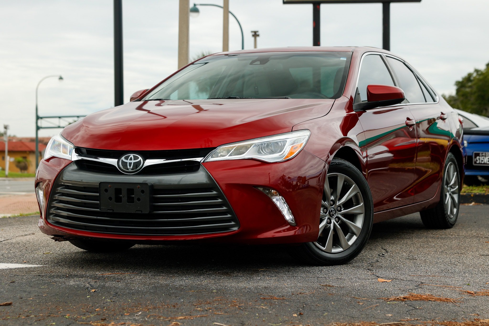 Used 2017 Toyota Camry XLE w/ Advanced Technology Package FWD image 1