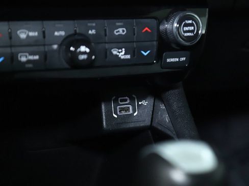 Used 2025 Jeep Compass Limited AWD/4WD image 27