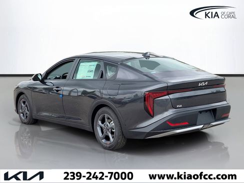 New 2026 Kia K4 FWD image 4