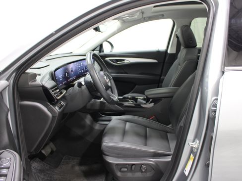 Used 2025 Buick Envision Avenir AWD/4WD image 3