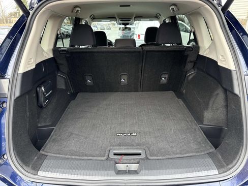 Used 2025 Nissan Rogue SV image 27