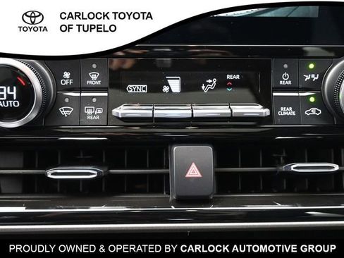 Used 2024 Toyota Highlander XLE image 12