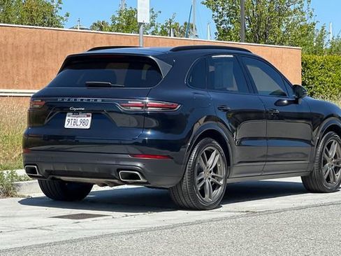 Used 2021 Porsche Cayenne AWD/4WD image 4
