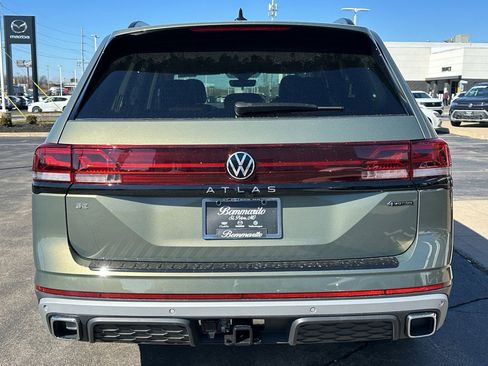 New 2026 Volkswagen Atlas Peak Edition AWD/4WD image 3
