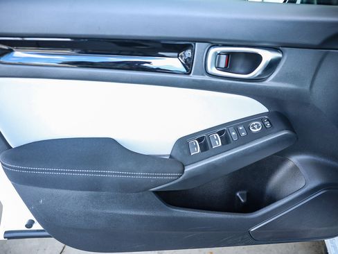 Used 2025 Honda Civic Sport image 28