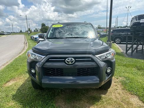 Used 2024 Toyota 4Runner SR5 AWD/4WD image 16