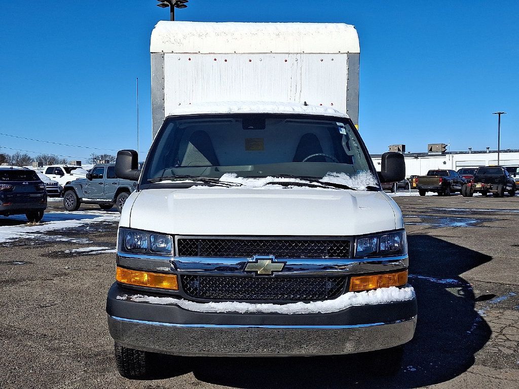 Used 2023 Chevrolet Express 3500 RWD image 4