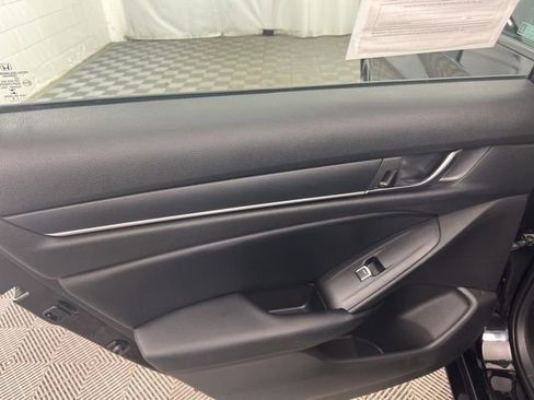 Used 2018 Honda Accord Sport image 16