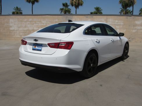 Used 2025 Chevrolet Malibu LS FWD image 5