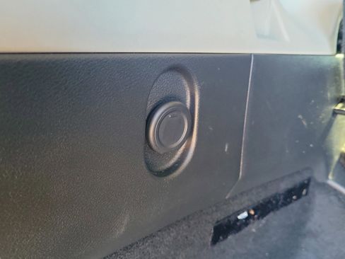 Used 2022 Nissan Rogue SV image 11