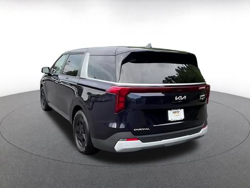 Used 2026 Kia Carnival FWD image 11
