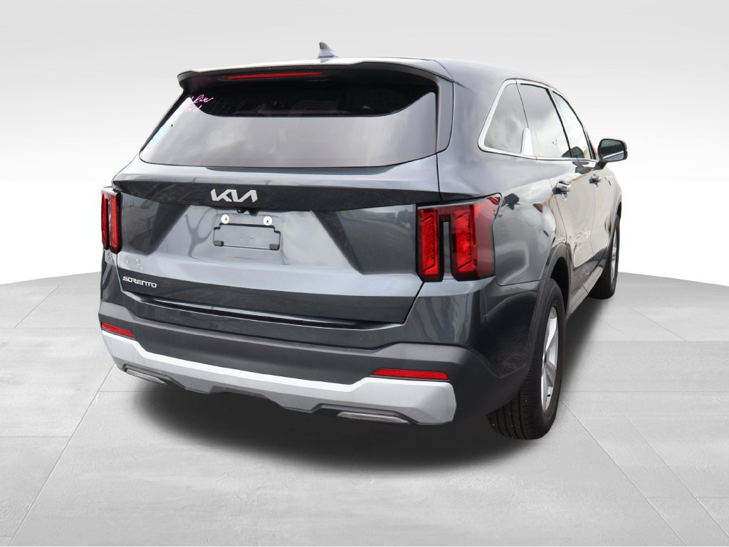Used 2024 Kia Sorento LX FWD image 16