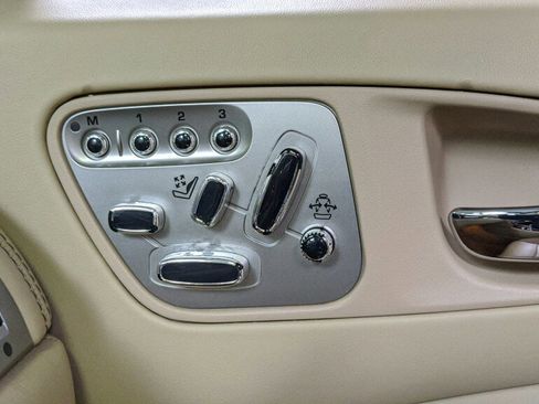 Used 2010 Jaguar XK Convertible image 31