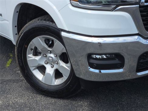 Used 2025 RAM 1500 Big Horn AWD/4WD image 15