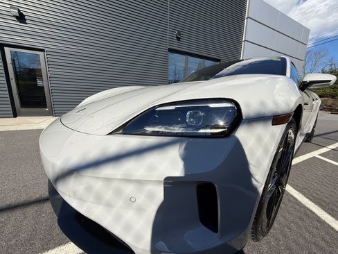 New 2026 Porsche Taycan GTS image 13