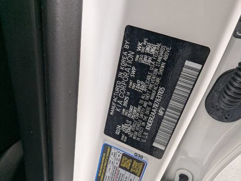 Used 2024 Kia Seltos EX FWD image 27