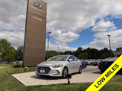 Used 2017 Hyundai Elantra SE w/ SE A/T Tech Package 03 FWD image 1