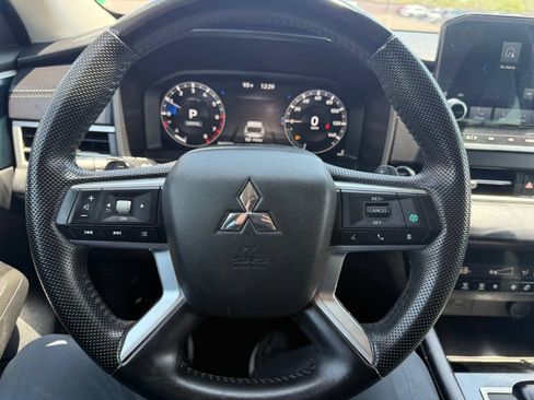Used 2023 Mitsubishi Outlander SE FWD image 18