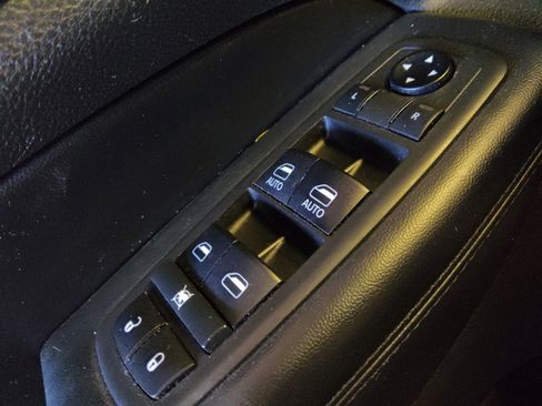 Used 2021 Jeep Grand Cherokee Laredo image 27