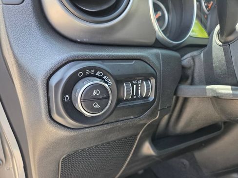 Used 2020 Jeep Gladiator Sport w/ Quick Order Package 24S AWD/4WD image 12