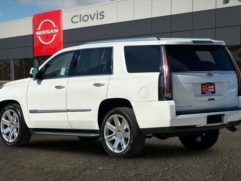 Used 2020 Cadillac Escalade Luxury AWD/4WD image 7