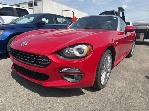 Used 2017 FIAT 124 Spider Lusso image 1