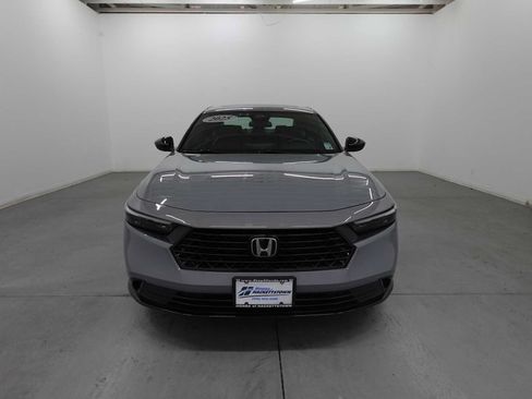 Used 2025 Honda Accord Sport image 2