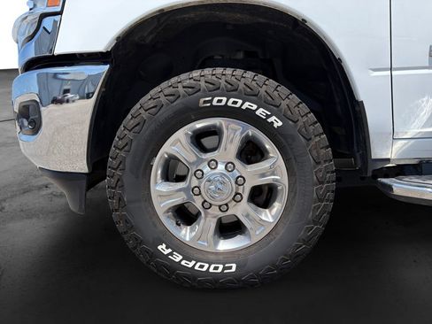 Used 2024 RAM 2500 Big Horn w/ Off Road Package AWD/4WD image 12