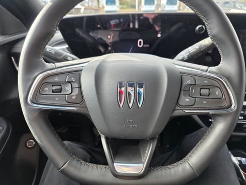 Used 2024 Buick Envista Avenir image 12