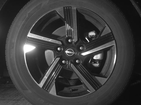 Used 2025 Nissan Sentra SV FWD image 13
