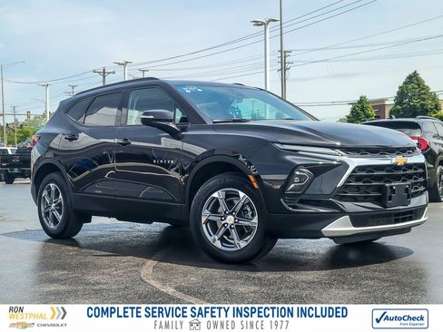 Used 2024 Chevrolet Blazer LT FWD image 1