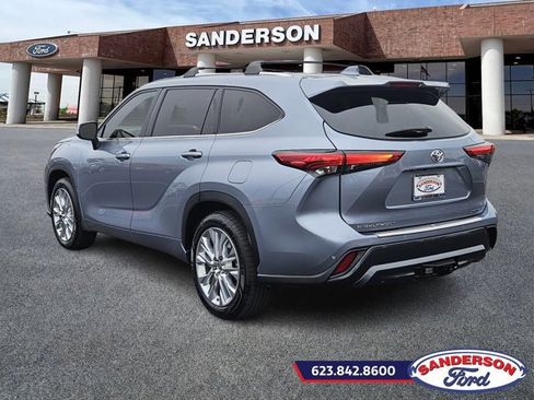 Used 2021 Toyota Highlander Limited image 5