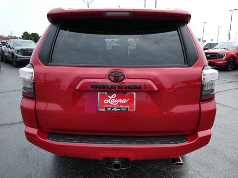 Used 2021 Toyota 4Runner SR5 Premium w/ Moonroof Package AWD/4WD image 6