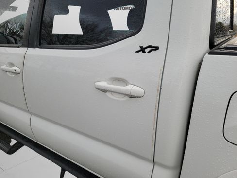 Used 2022 Toyota Tacoma TRD Sport image 27