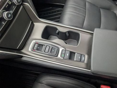 Used 2021 Honda Accord Touring image 16