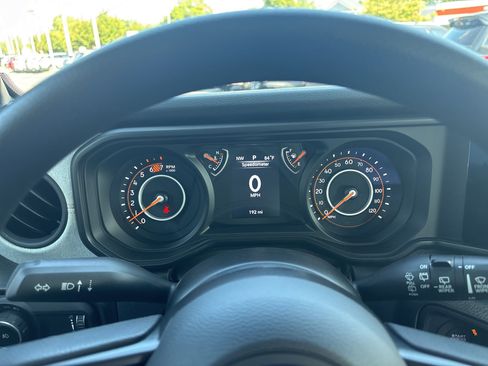 Used 2024 Jeep Wrangler Sport image 26