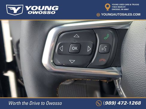 Used 2024 Jeep Wrangler Unlimited Sahara w/ Technology Group AWD/4WD image 14