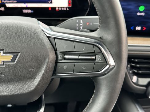 Used 2025 Chevrolet Suburban High Country w/ Sun And Tow Package image 22