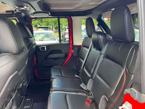 Used 2020 Jeep Wrangler Unlimited Rubicon w/ Dual Top Group AWD/4WD image 28