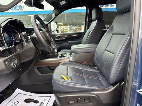 Used 2024 Chevrolet Silverado 2500 High Country image 11