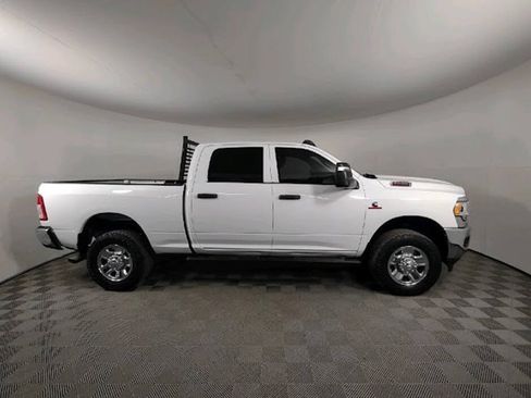Used 2024 RAM 2500 Tradesman w/ Chrome Appearance Group AWD/4WD image 11