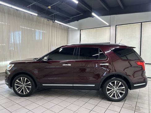 Used 2018 Ford Explorer Platinum AWD/4WD image 12
